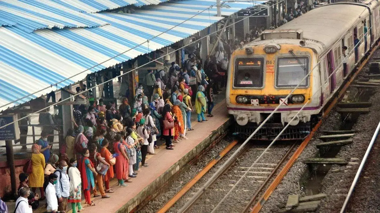 Mumbai's Western Railway Set for 9-Day Overhaul: 2500 Locals to Be Cancelled
